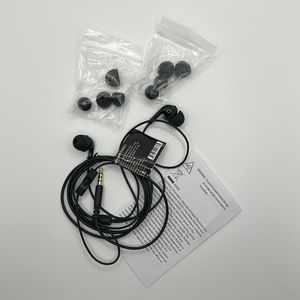 Basic in ear wired headphones